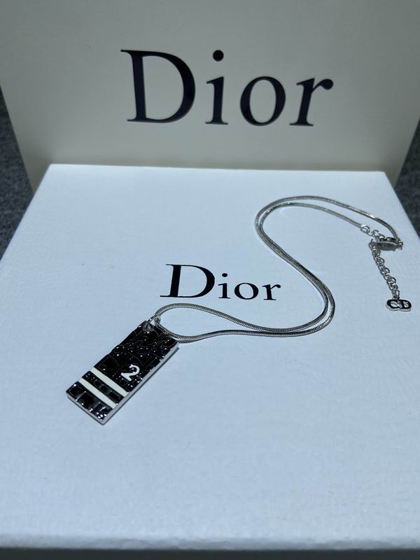 Dior Necklace 05lyr568